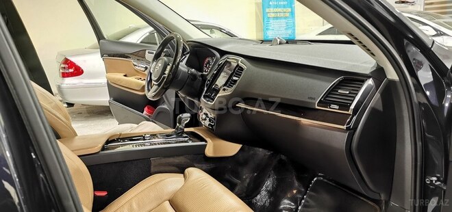 Volvo XC90-20