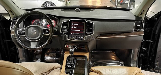 Volvo XC90-16