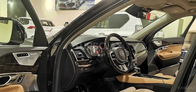 Volvo XC90-13