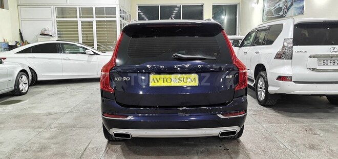 Volvo XC90-12
