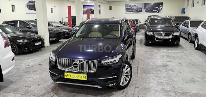 Volvo XC90-1