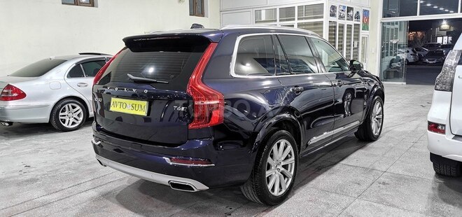 Volvo XC90-10