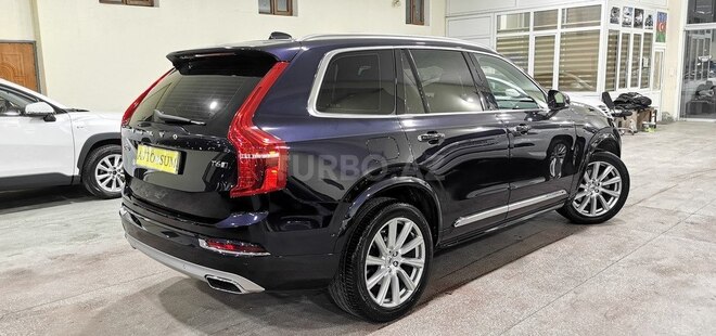 Volvo XC90-2