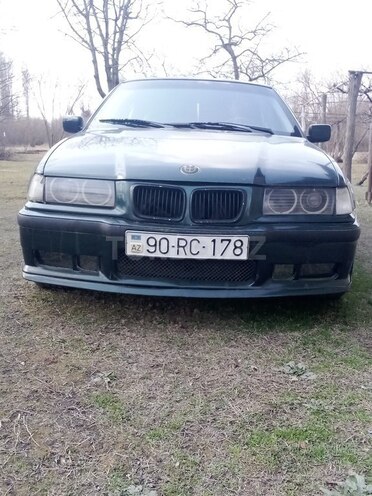 BMW 320 1993, 200,000 km - 2.0 l - Qax