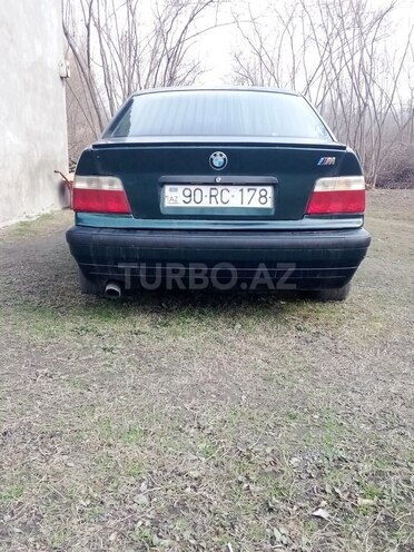 BMW 320 1993, 200,000 km - 2.0 l - Qax