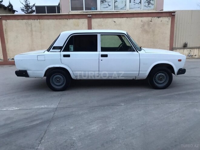 LADA (VAZ) 2107-2