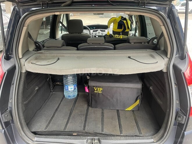 Renault Scenic-8