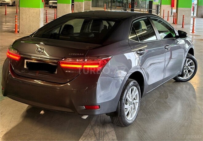 Toyota Corolla 2017, 151,000 km - 1.8 l - Bakı