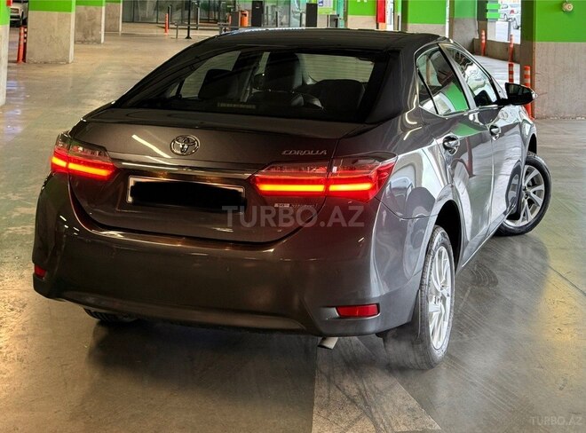 Toyota Corolla 2017, 151,000 km - 1.8 l - Bakı
