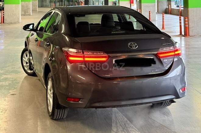 Toyota Corolla 2017, 151,000 km - 1.8 l - Bakı