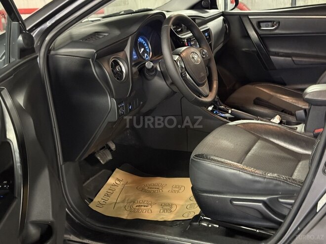 Toyota Corolla 2017, 151,000 km - 1.8 l - Bakı