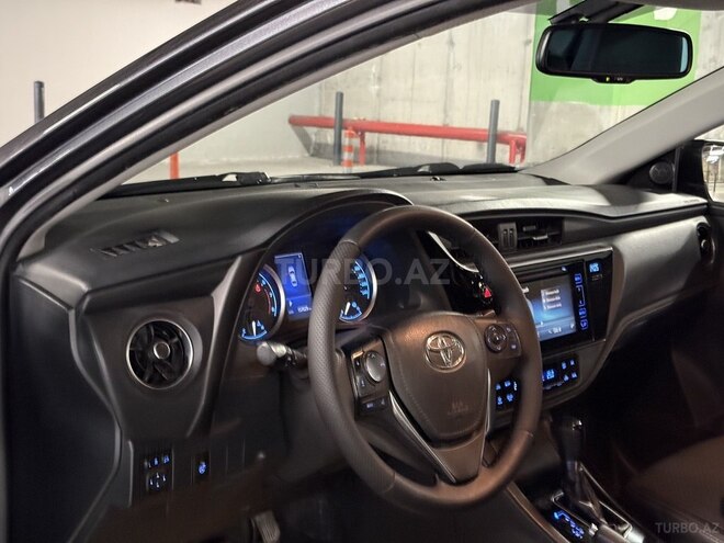 Toyota Corolla 2017, 151,000 km - 1.8 l - Bakı
