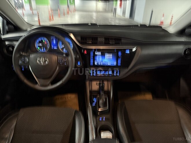 Toyota Corolla 2017, 151,000 km - 1.8 l - Bakı