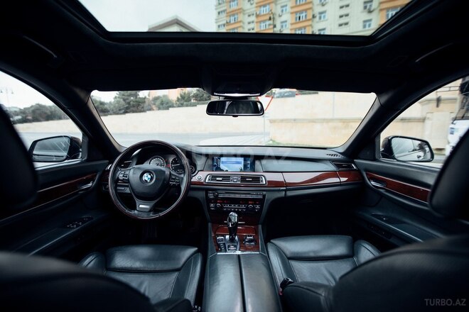 BMW 750 2009, 280,000 km - 4.4 l - Bakı