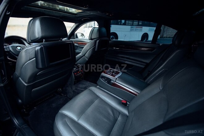 BMW 750 2009, 280,000 km - 4.4 l - Bakı