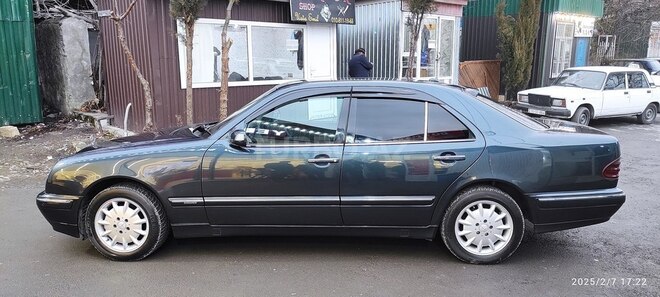 Mercedes E 220 d 2001, 598,000 km - 2.2 l - Qəbələ