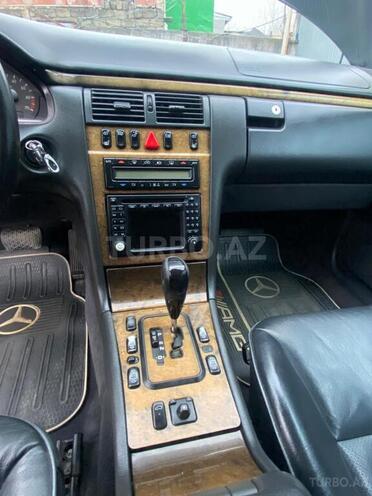 Mercedes E 240 2000, 310,000 km - 2.6 l - Qəbələ