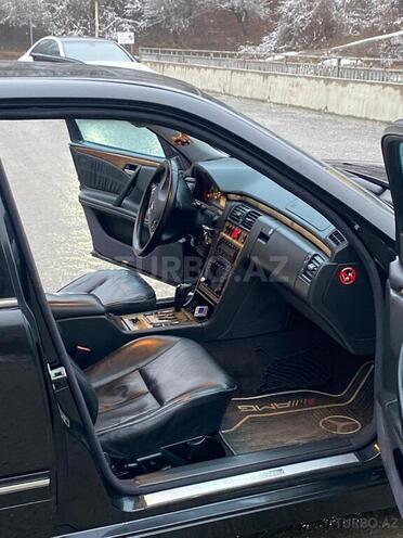 Mercedes E 240 2000, 310,000 km - 2.6 l - Qəbələ