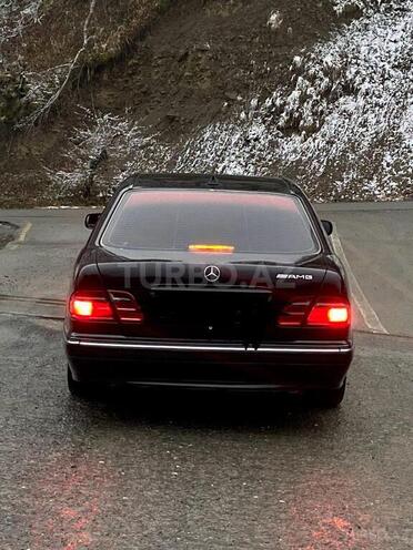 Mercedes E 240 2000, 310,000 km - 2.6 l - Qəbələ