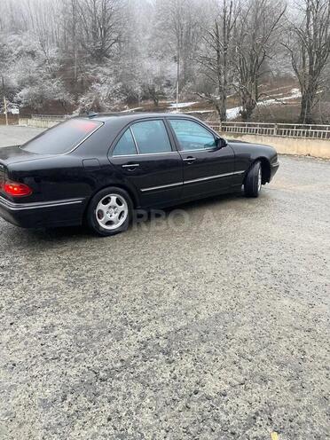 Mercedes E 240 2000, 310,000 km - 2.6 l - Qəbələ