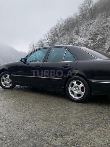 Mercedes E 240 2000, 310,000 km - 2.6 l - Qəbələ