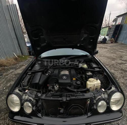 Mercedes E 240 2000, 310,000 km - 2.6 l - Qəbələ