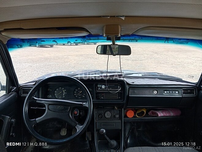 LADA (VAZ) 2107 2002, 85,000 km - 1.6 l - Salyan