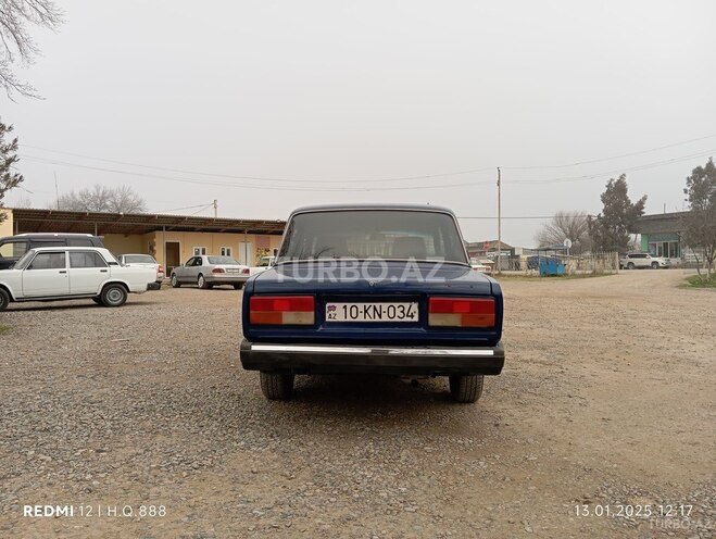 LADA (VAZ) 2107 2002, 85,000 km - 1.6 l - Salyan