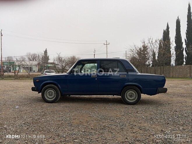 LADA (VAZ) 2107 2002, 85,000 km - 1.6 l - Salyan