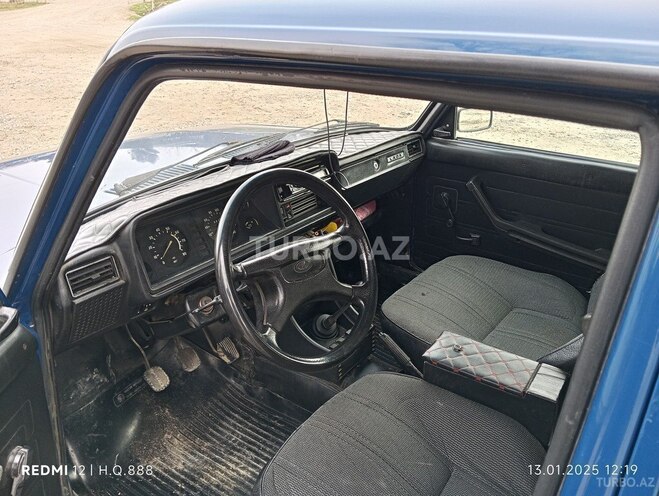 LADA (VAZ) 2107 2002, 85,000 km - 1.6 l - Salyan