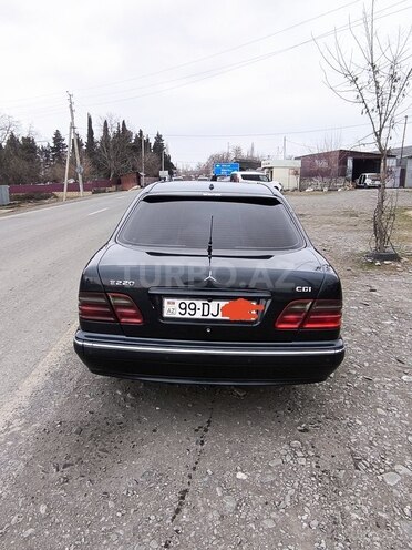 Mercedes E 220 d 2001, 351,000 km - 2.2 l - Bakı