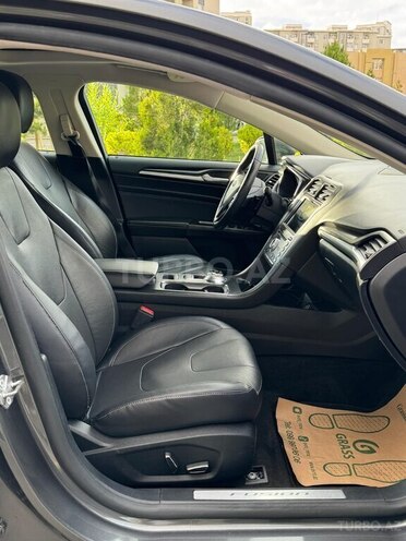Ford Fusion (North America)-13