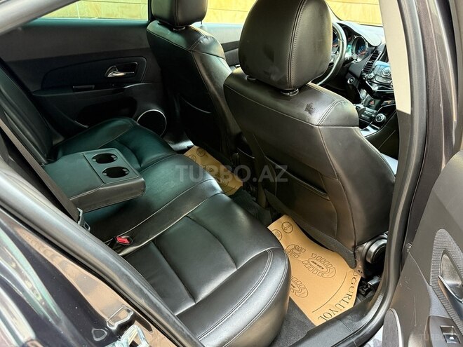 Chevrolet Cruze-16