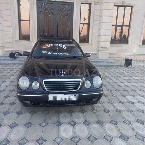 Mercedes E 220 d-1