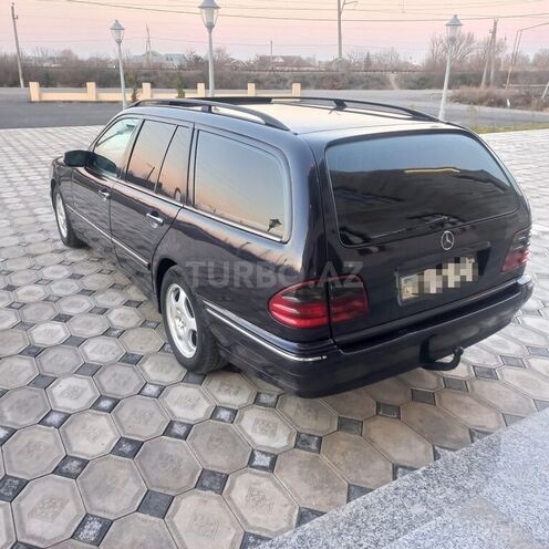 Mercedes E 220 d-5