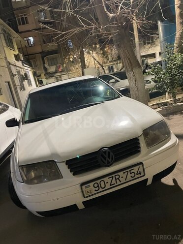 Volkswagen Jetta-1