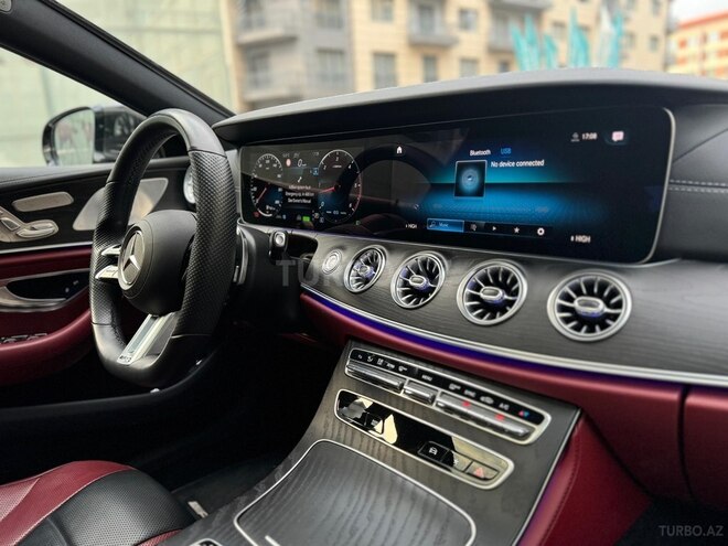 Mercedes CLS 300-12
