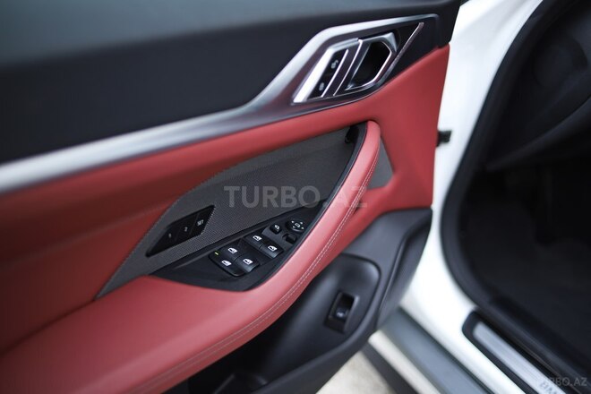 BMW i4-19