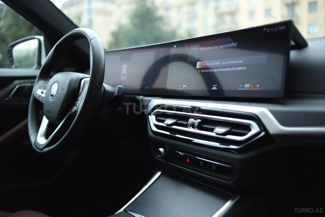 BMW i4-11
