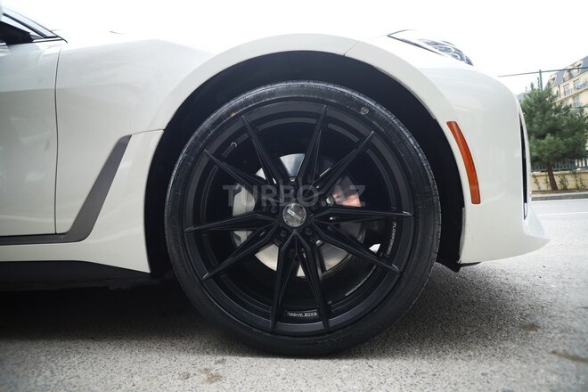BMW i4-16