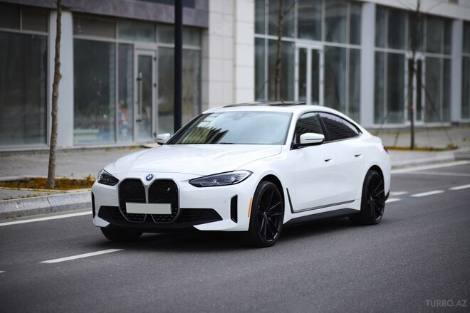 BMW i4-2