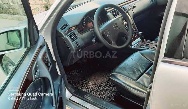 Mercedes E 320 2001, 321,000 km - 3.2 l - Bakı