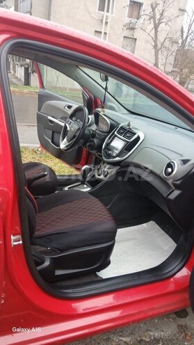 Chevrolet Aveo-5
