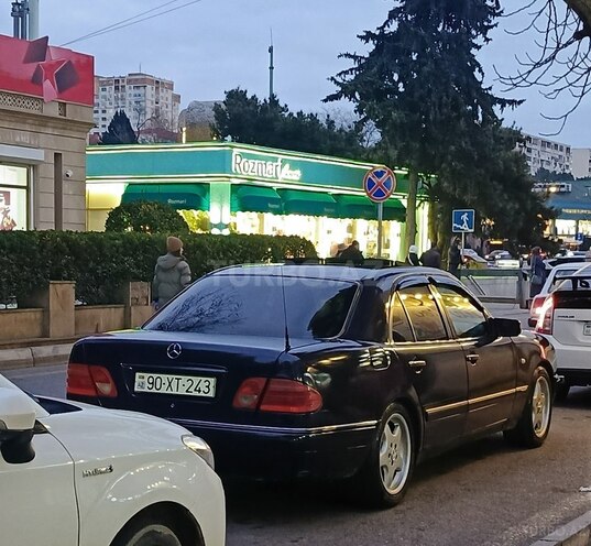 Mercedes E 320 1996, 480,000 km - 3.2 l - Bakı