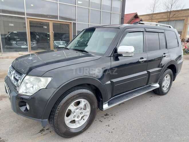 Mitsubishi Pajero-5