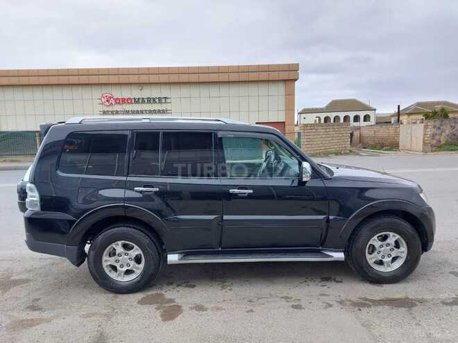 Mitsubishi Pajero-4