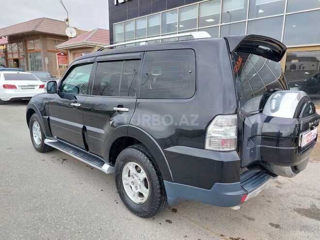 Mitsubishi Pajero-7