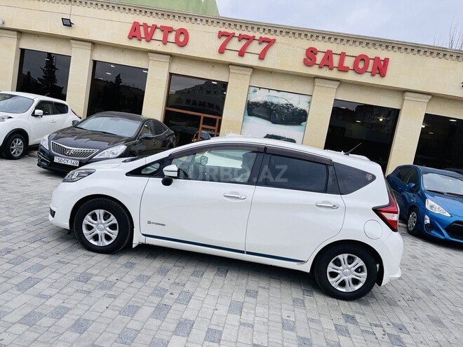 Nissan Note-5