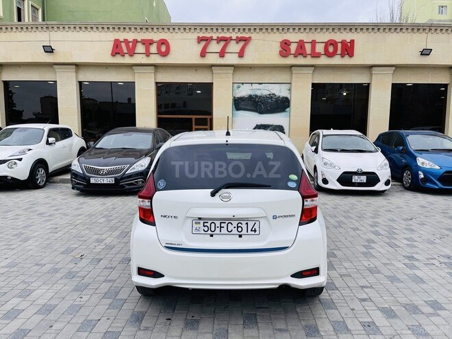 Nissan Note-7