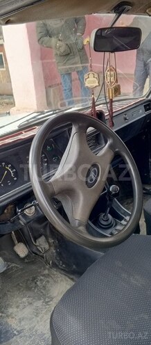 LADA (VAZ) 2107 2000, 99,456 km - 1.6 l - Salyan